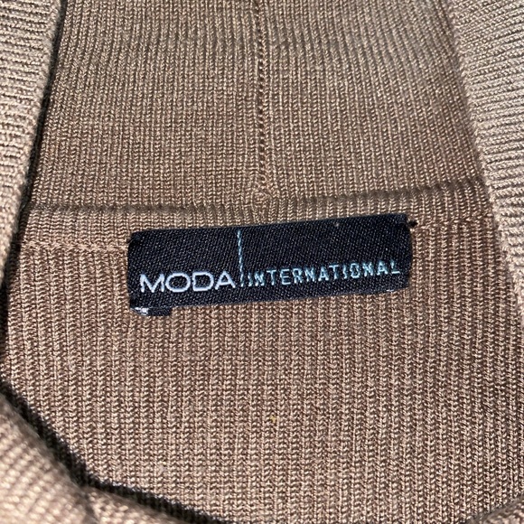 Moda International Womens Brown Turtleneck Sweater - Picture 3 of 3